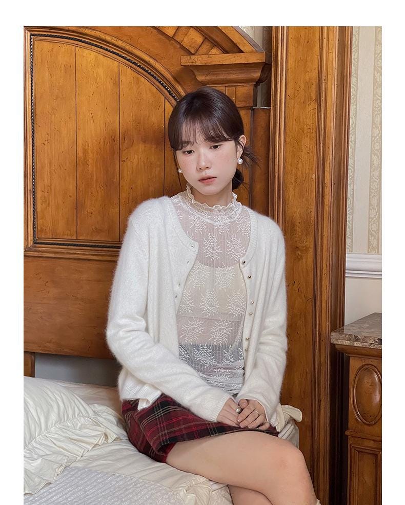 Floral Lace Half-neck Blouse